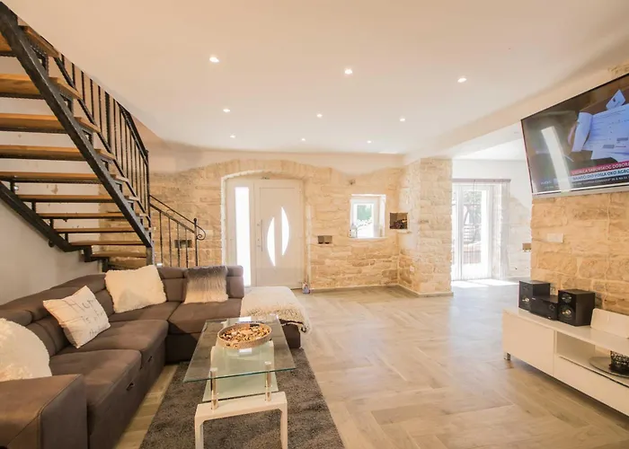 Milena, A Rustic Summer Haven With Pool, Pets Welcome! Casa vacanze *