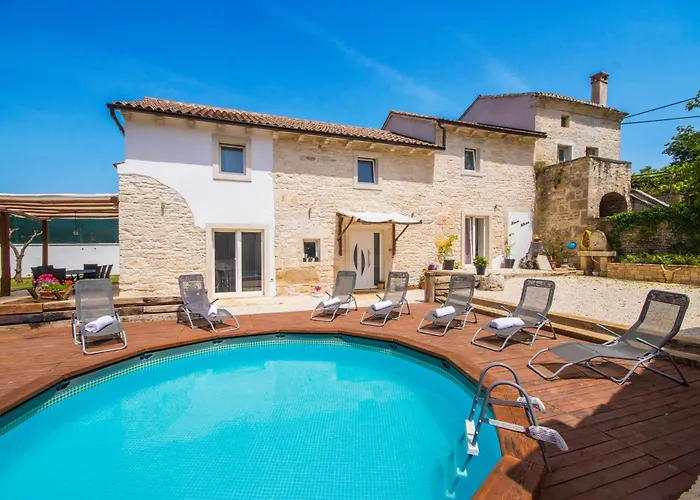 Milena, A Rustic Summer Haven With Pool, Pets Welcome! Casa vacanze Modrušani